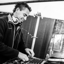 Dennis van den Hoogen Over ID-DJ Entertainment